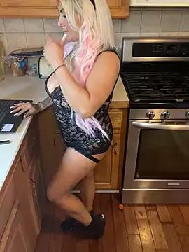 LittleMissEeve from StripChat