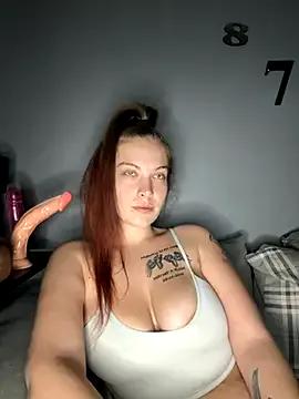 LittleRedMilf from StripChat
