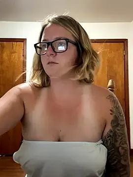 Lizzyloo from StripChat