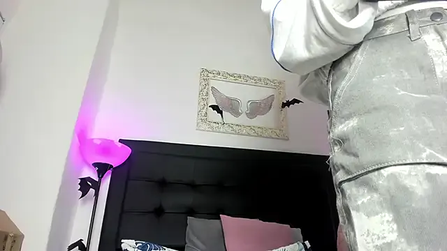 Lola_Blondie from StripChat