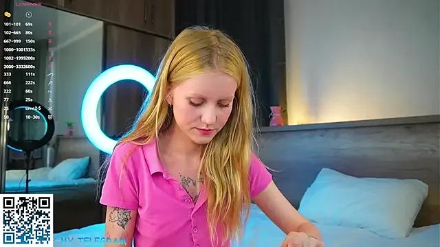 LolySun from StripChat
