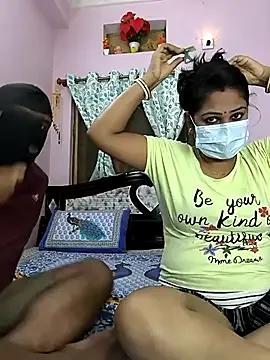 Lovlycouple1 from StripChat