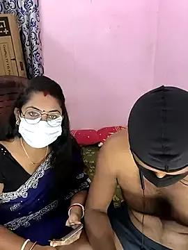 Lovlycouple1 from StripChat
