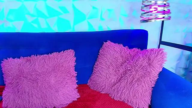 Ly_lulu from StripChat