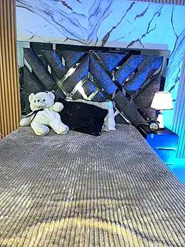 LylaLee111 from StripChat