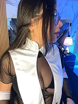 LylaLee111 from StripChat