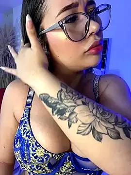 LylaLee111 from StripChat