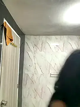 Lynn9000 from StripChat