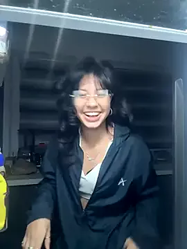 Lynn9000 from StripChat