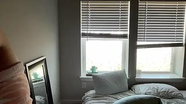 Maddiliz from StripChat