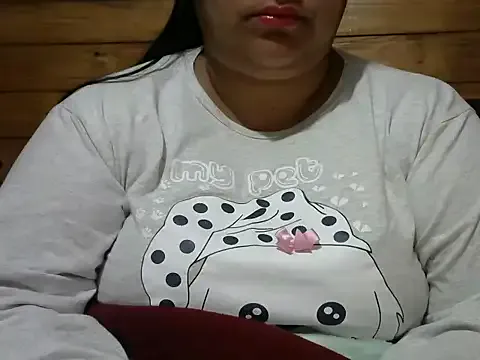 MARRENTINHA34 from StripChat