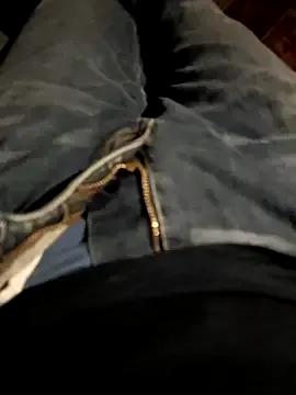 Massive_cum from StripChat