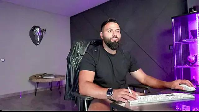 Mattmasterss from StripChat
