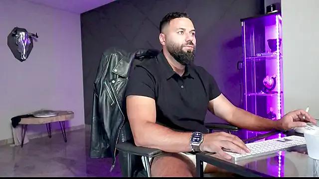 Mattmasterss from StripChat