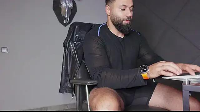 Mattmasterss from StripChat