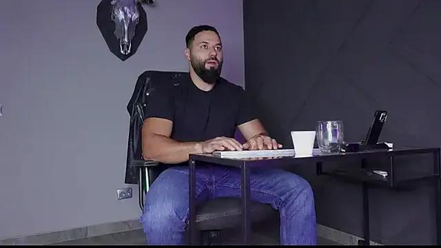 Mattmasterss from StripChat