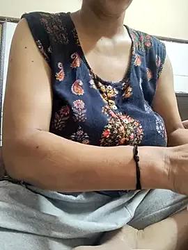 Meenu_bhabhi547 from StripChat