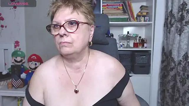 Mella4you from StripChat