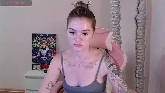 Miaacatt from StripChat