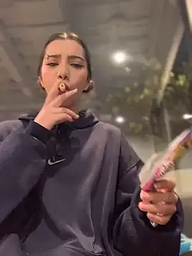 MiaaCute- from StripChat