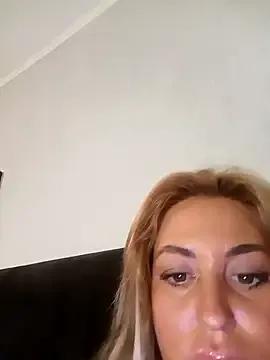 MiaMooly from StripChat