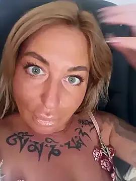 MiaMooly from StripChat