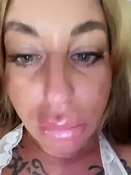 MiaMooly from StripChat