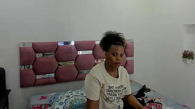 MiiaSmith__ from StripChat