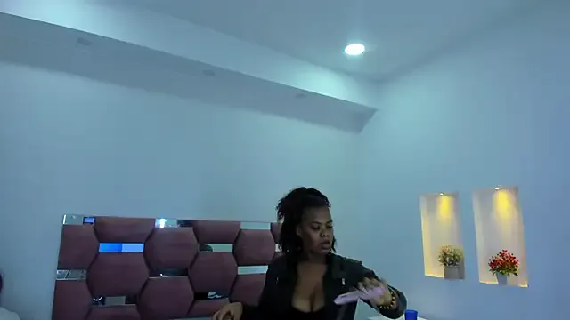 MiiaSmith__ from StripChat