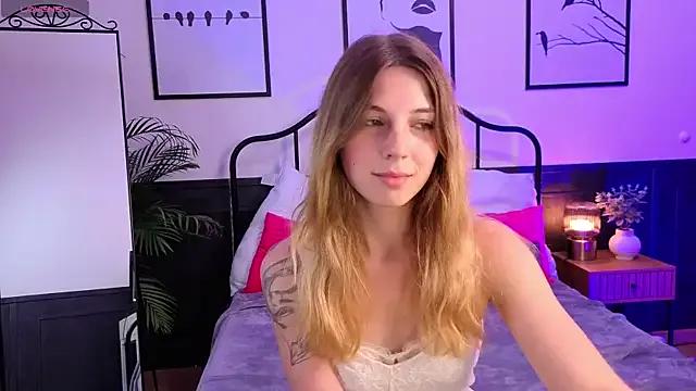 MiillKiss from StripChat
