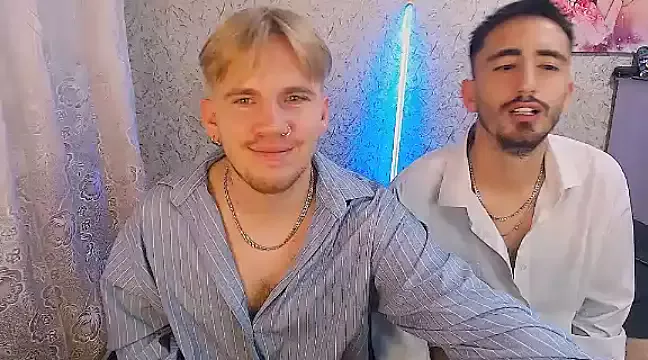 Mikienn from StripChat