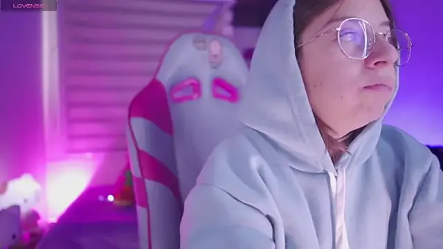 Milly_kenner from StripChat