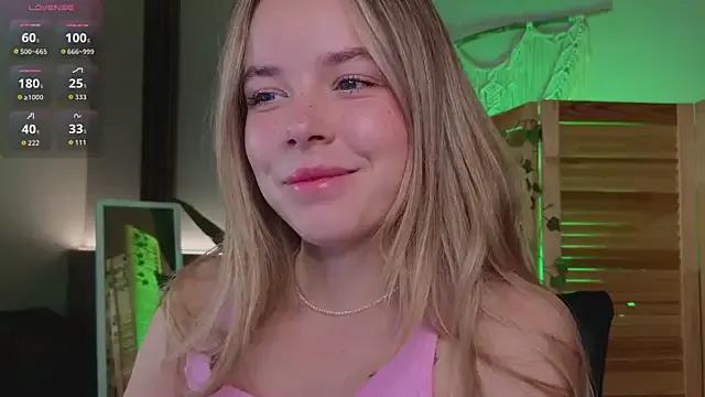 Milly_shy from StripChat