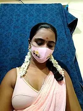 Mini-queen from StripChat