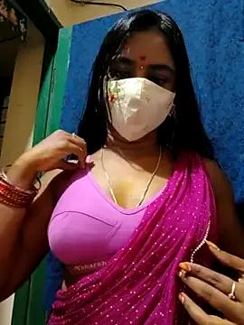 Mini-queen from StripChat
