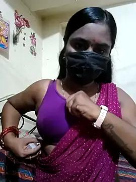 Mini-queen from StripChat