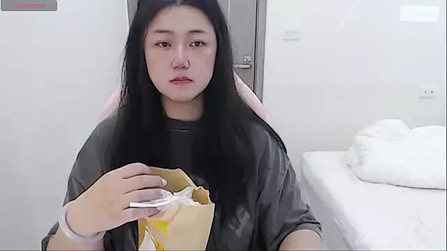 Minnie9009 from StripChat