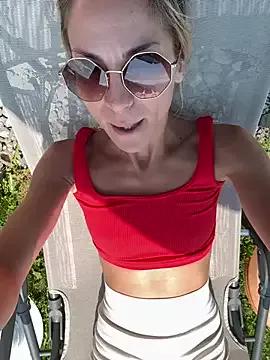 Missdaisydiamond777 from StripChat