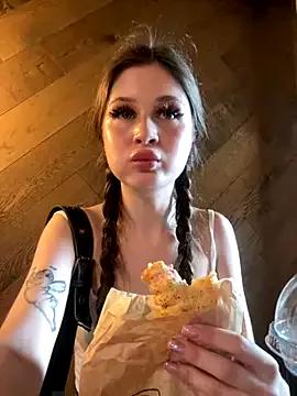 Mmelicious from StripChat