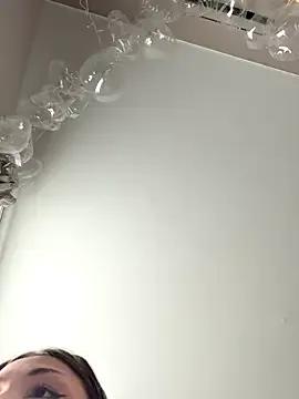 Mollyyank from StripChat