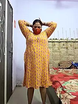 MOM-SUN-COUPLE from StripChat