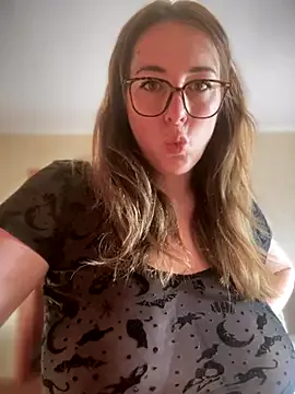 MommmyYummy from StripChat