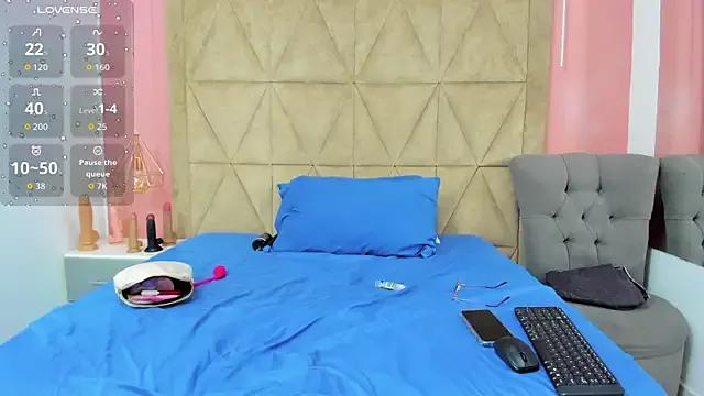 Mommy_cute from StripChat