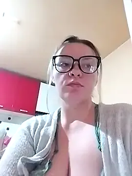 Mommygetnaughty from StripChat