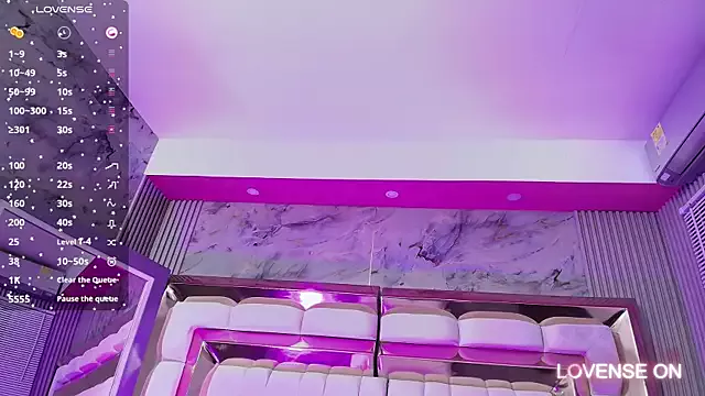 MommyHelpsmee from StripChat