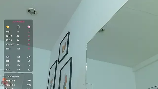 MommyHelpsmee from StripChat