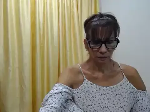 Mommysexy16 from StripChat