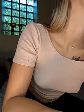 Nikiita_X from StripChat