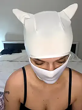 Nikki_Hoee from StripChat