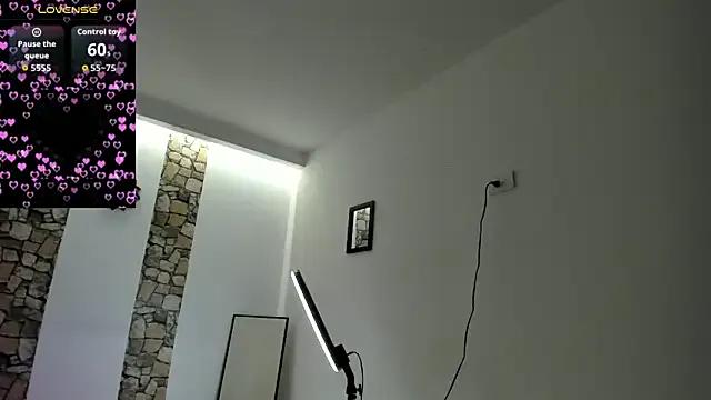 NinaCollinss1 from StripChat